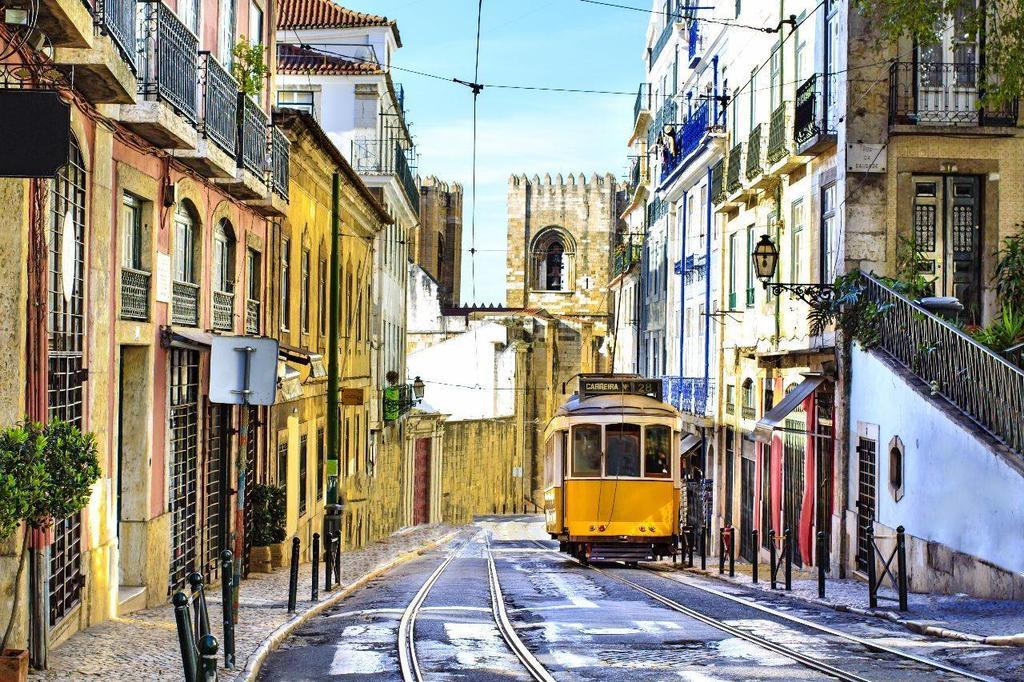 Duplex Alfama Apartment Lisbon Luaran gambar